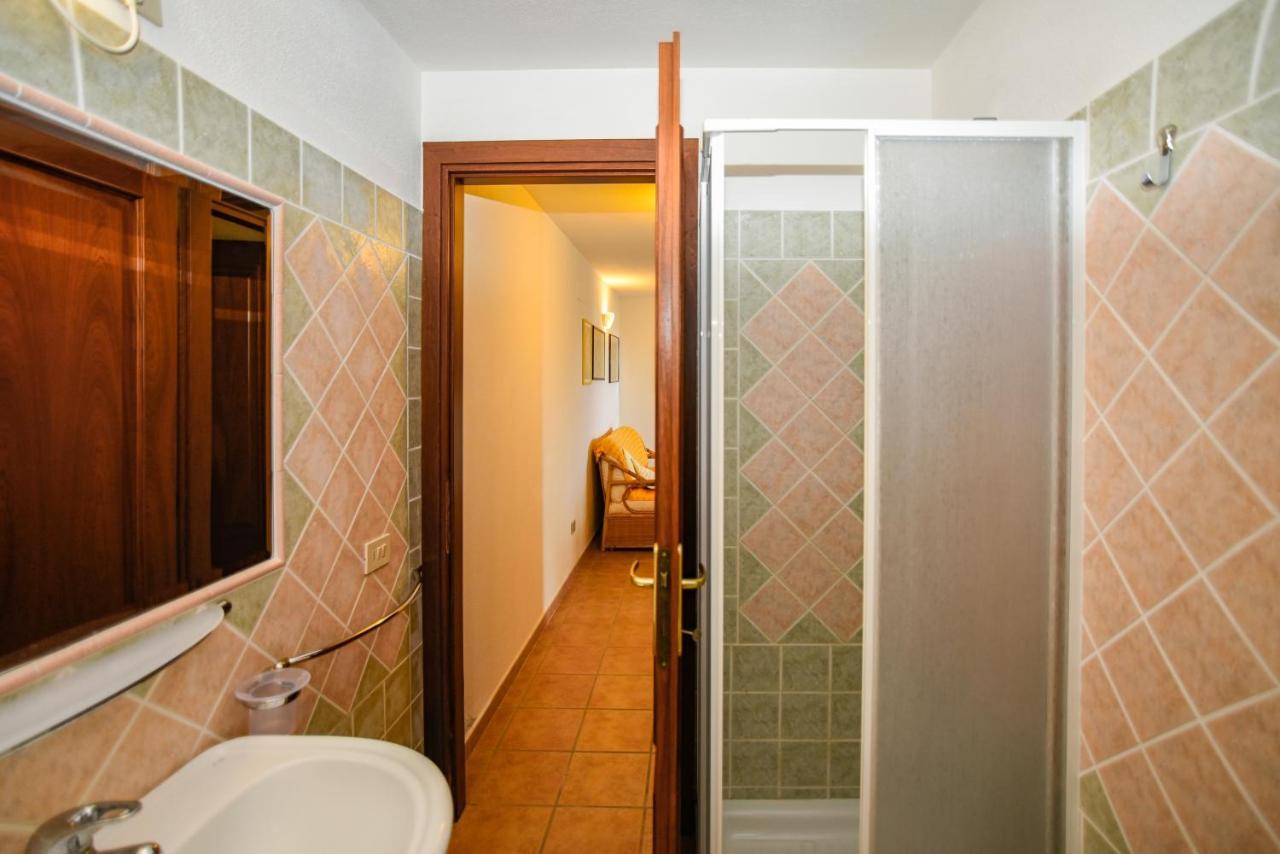 La Rosa Dei Venti Apts Porto San Paolo  Exterior photo